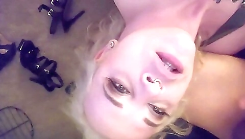 Horny blonde makes lover lose mind and piss on her pussy