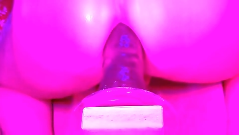 Busty amateur with sexy ass showing off her sexy body