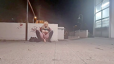 This blonde video shows her enjoying sex in public